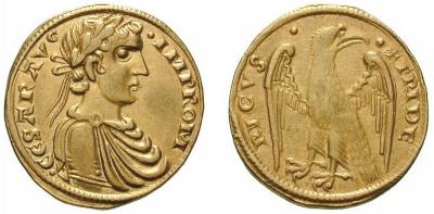Die Vorder- und Rückseite einer historischen Münze