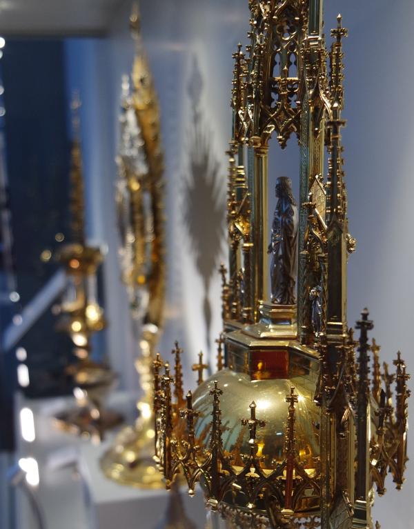 Seitlicher Blick in eine Vitrine in der Paterskirche, © Bettina Klapheck, Kulturamt Kempen Seitlicher Blick in eine Vitrine in der Paterskirche, © Bettina Klapheck, Kulturamt Kempen